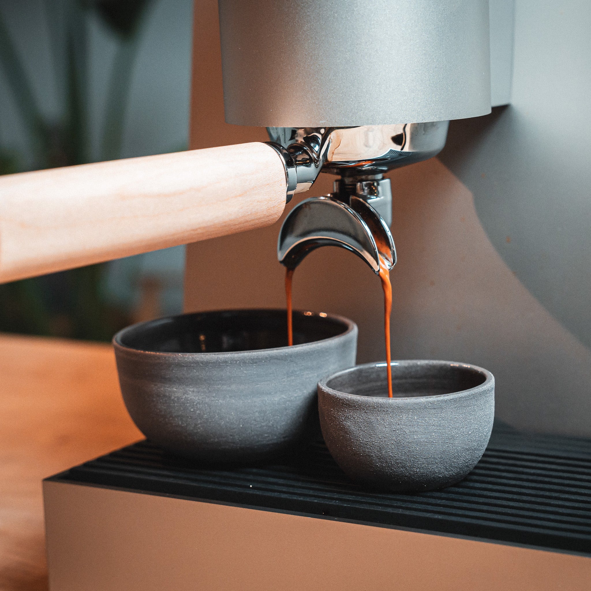 KUMO Grau/Schwarz Espressotasse | Mura Mura Ceramics