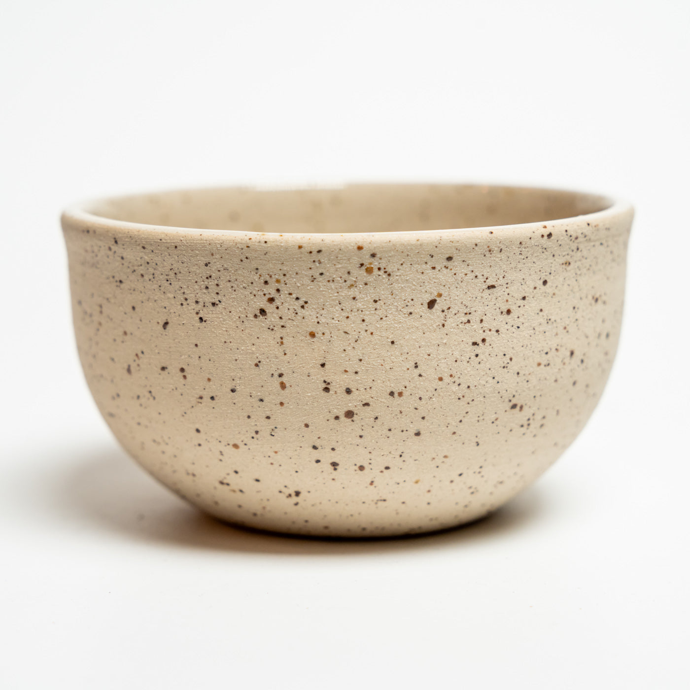 KUMO Flat White mit Spots | Mura Mura Ceramics