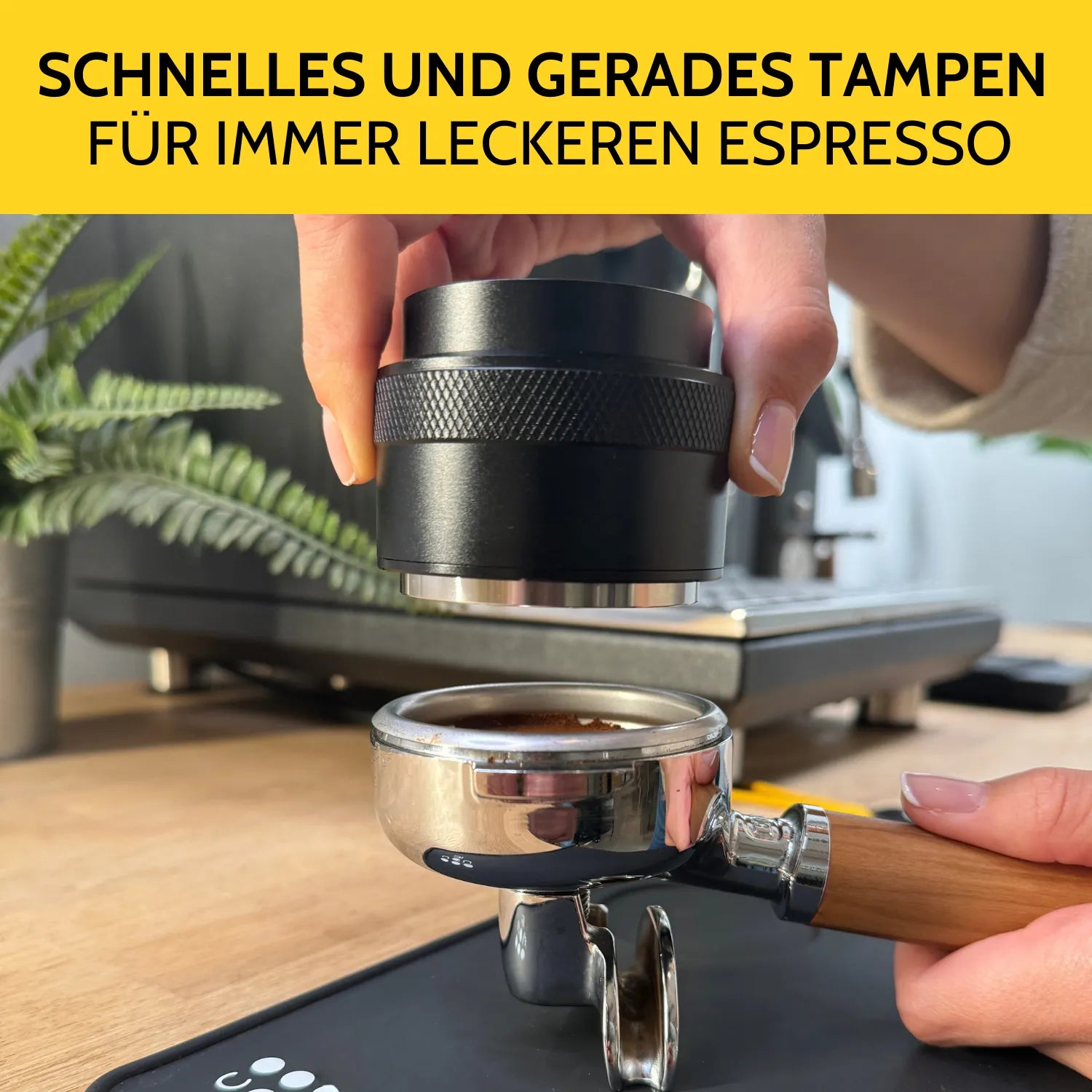 Push Tamper wird auf den Siebträger gesetzt. 